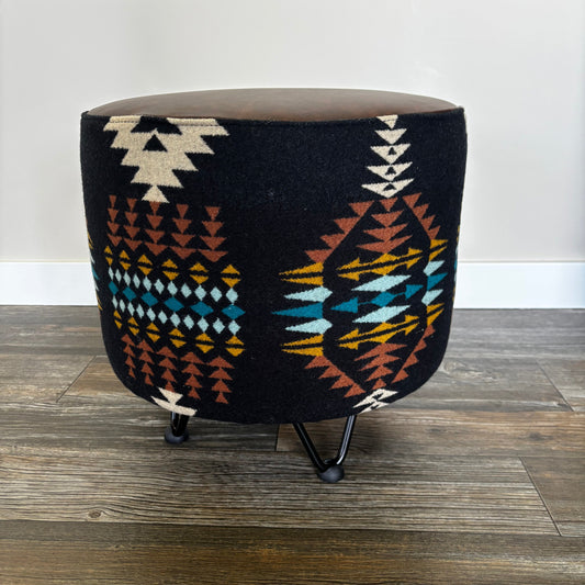 Pendleton® Rancho Arryo Black with Full Grain leather Ottoman and Black Hairpin legs