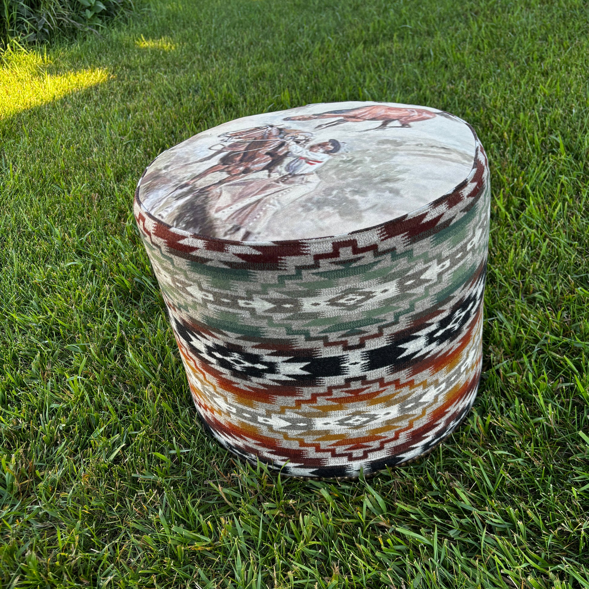 Side angle view of Western-style ottoman outdoors