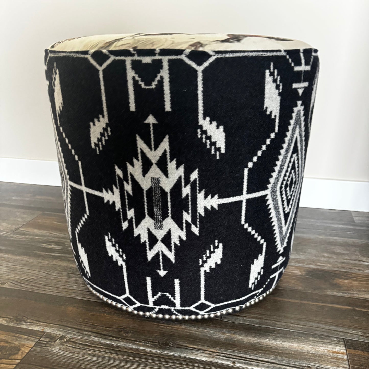 Tsi Mayoh Pendleton Wool with Bucking Horse & Cowgirl Print | Made in Alberta    6