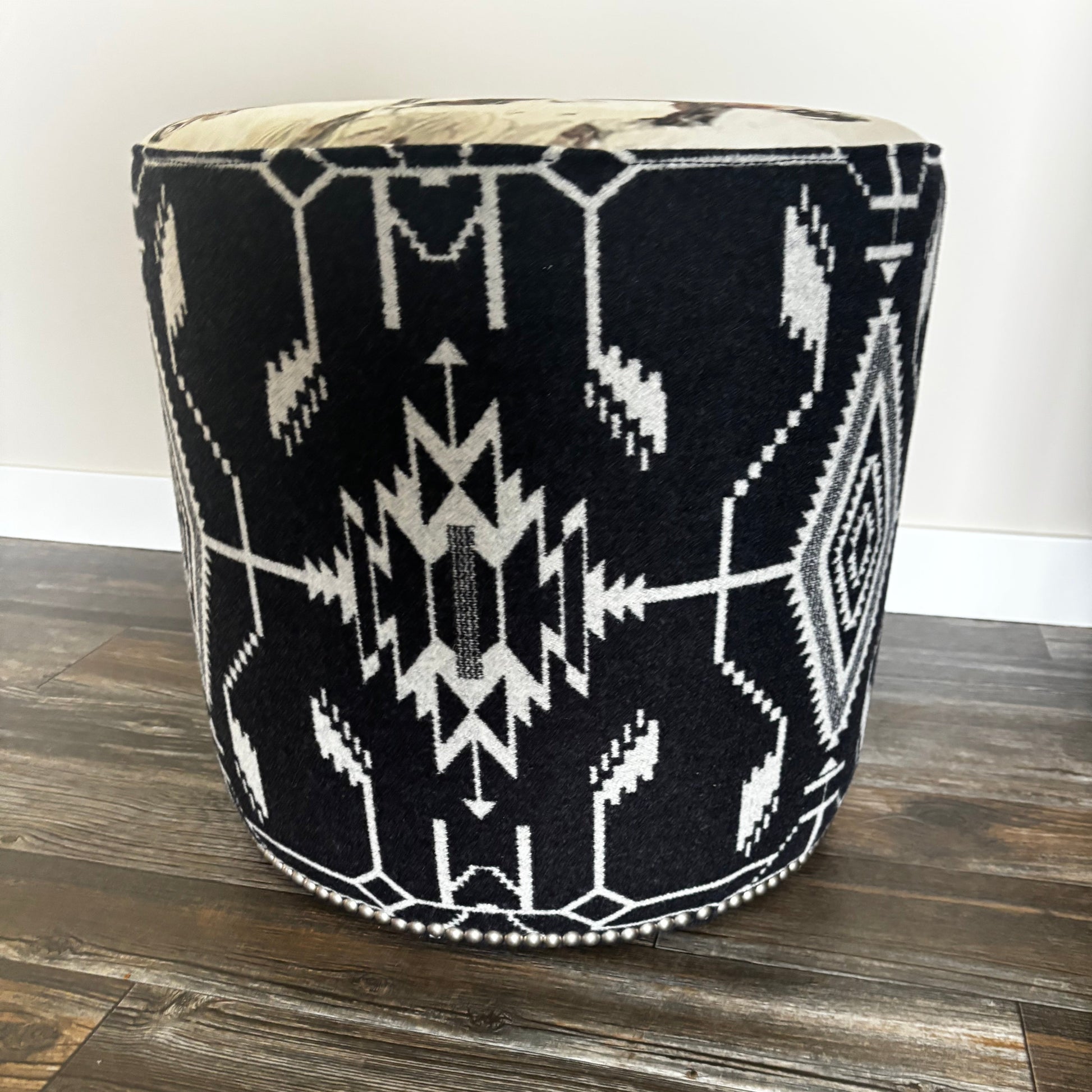 Tsi Mayoh Pendleton Wool with Bucking Horse & Cowgirl Print | Made in Alberta    6